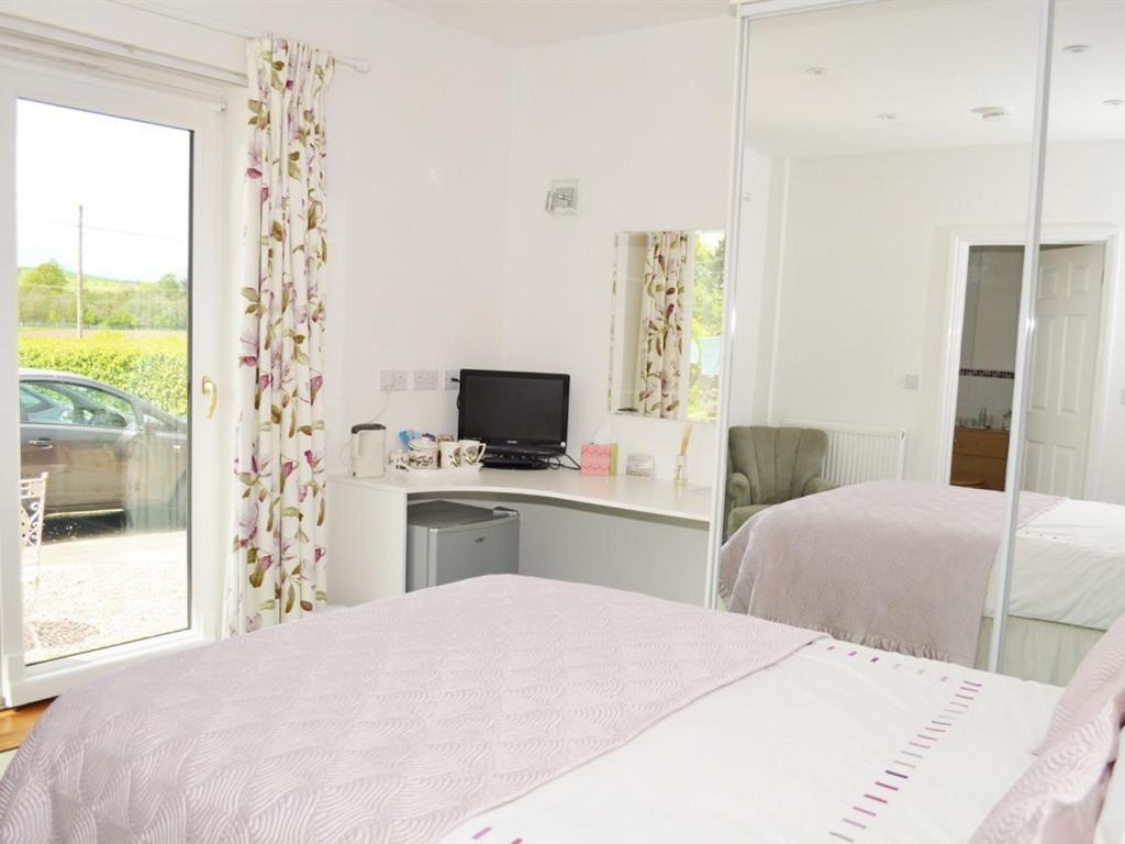 Bed and Breakfast Dove Meadow Denstone Exteriér fotografie